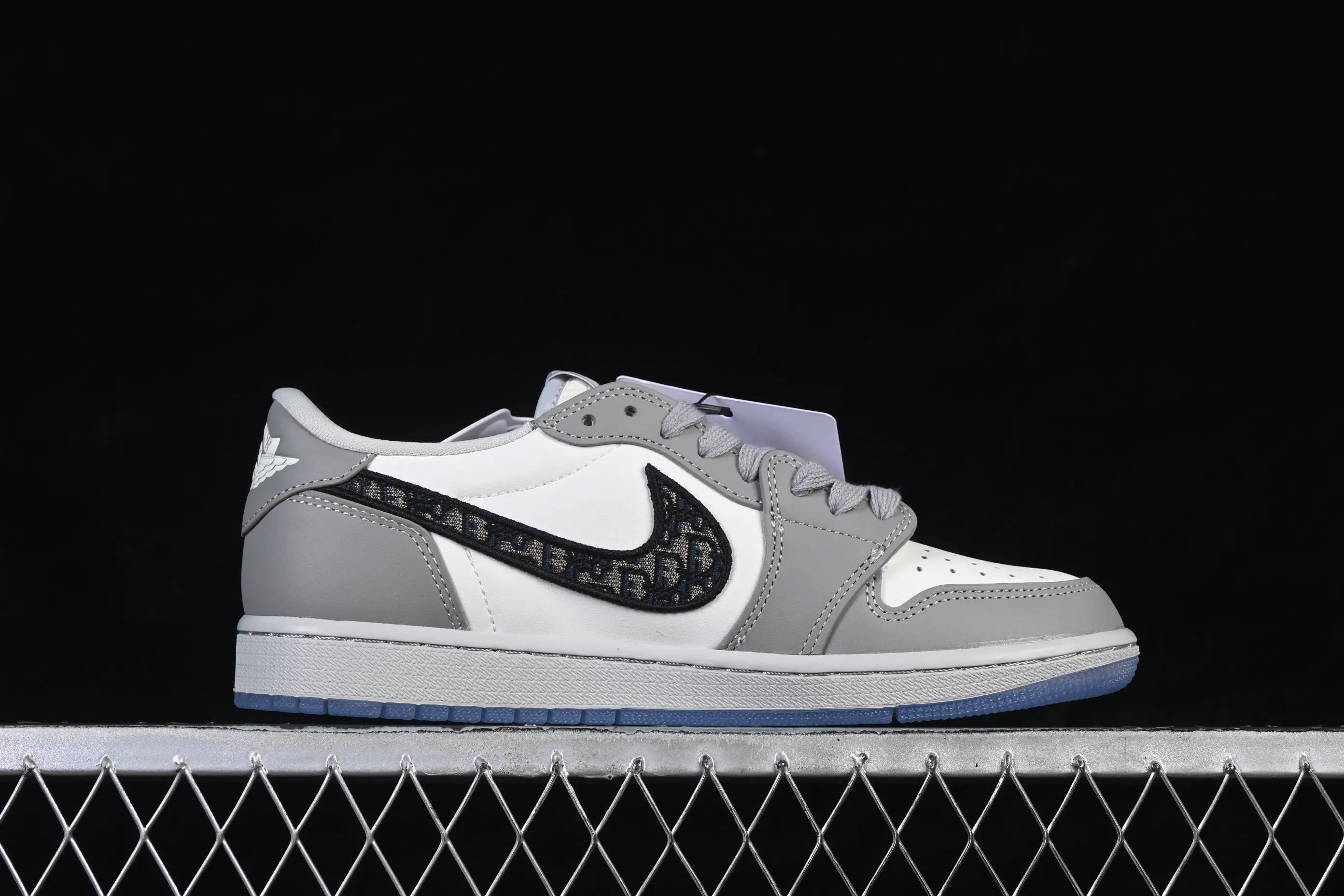 All categories Air Jordan Jordan series basketball shoes Air Jordan 1 Low Dior x Air Jordan 1 Low AJ1 Joe 1 Dior joint white gray low top CN8608-002
